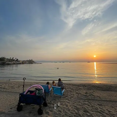 Family - Fully Equipped, Close To Sandy Beaches & Restaurants, Pool, Balcony, Garage شقة *