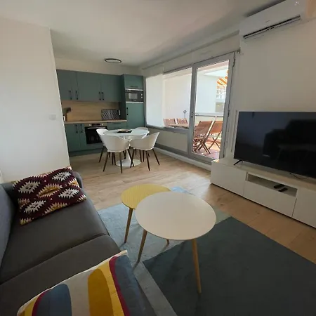 Family - Fully Equipped, Close To Sandy Beaches & Restaurants, Pool, Balcony, Garage شقة أنتيب